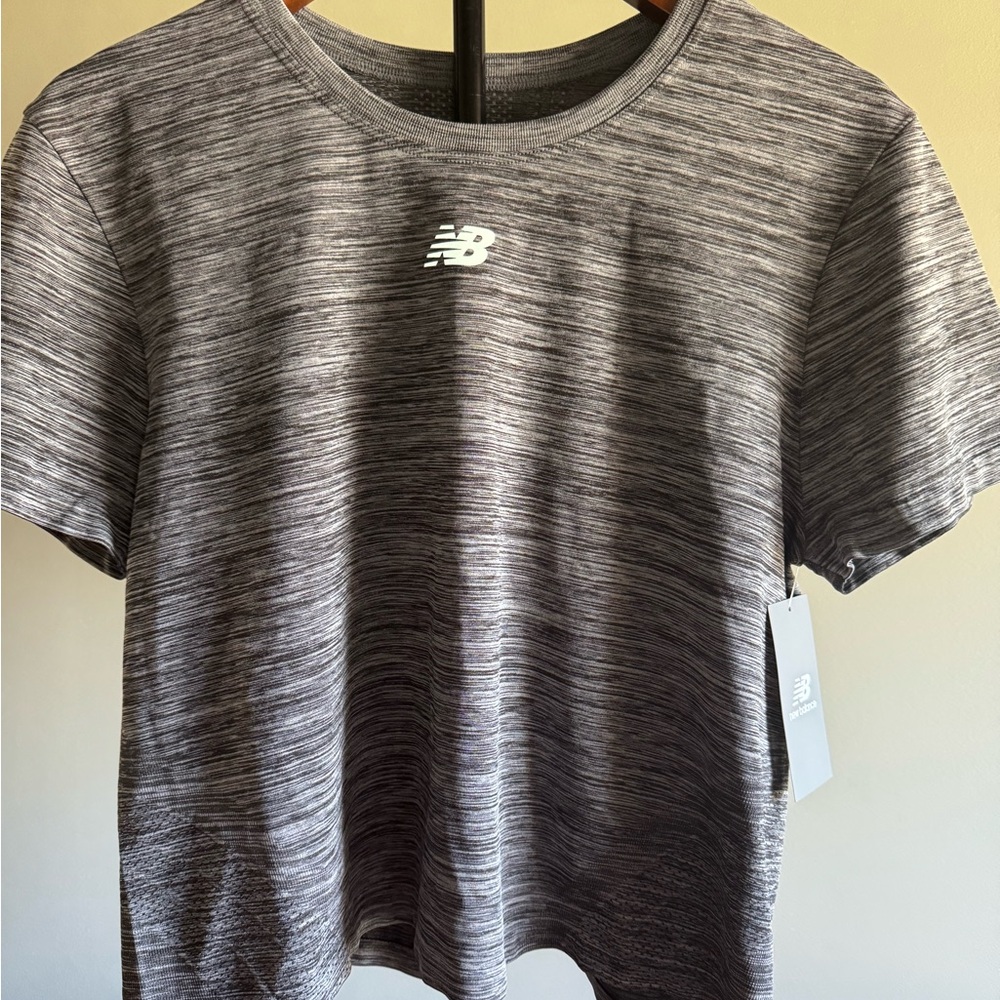 **NEW** New balance women’s shirt